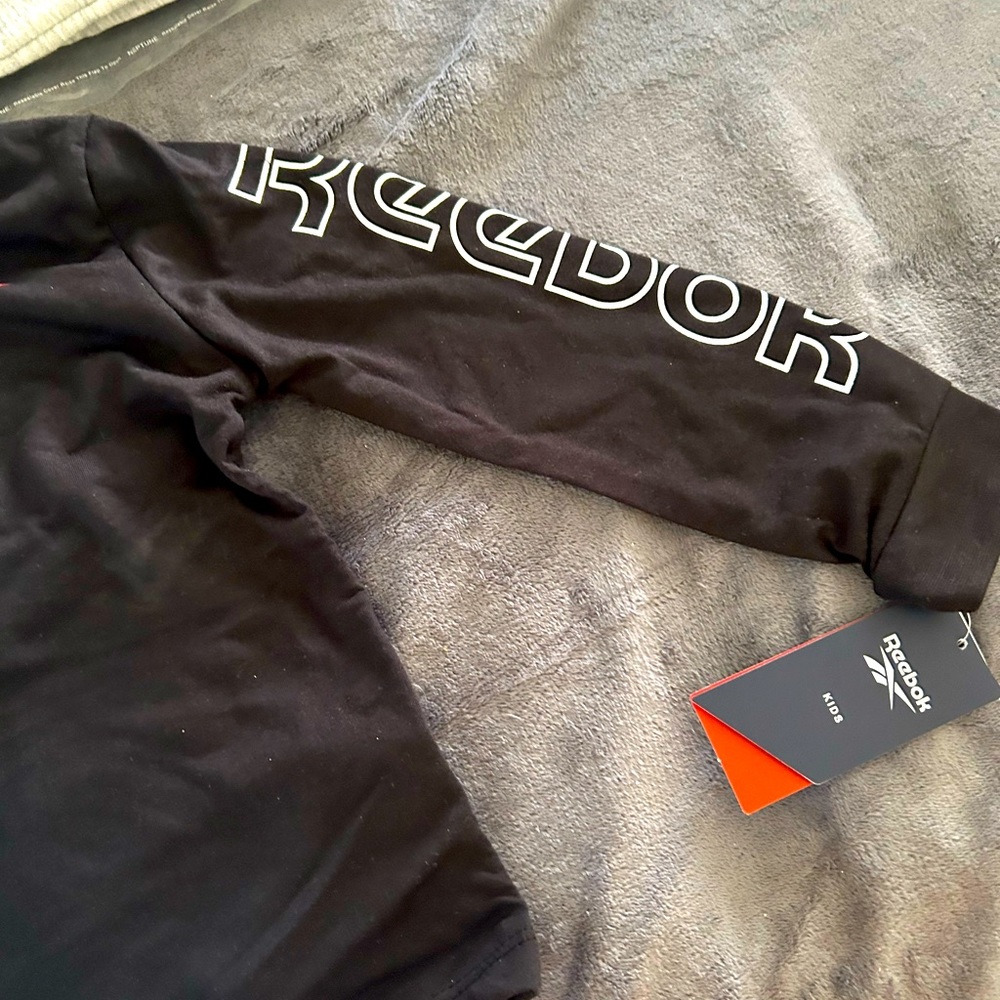 ❌SOLD❌Reebok Boys 3 Piece Set - 2 Long Sleeve Basketball  T-Shirt Size 5 and 1 - Picture 4 of 12